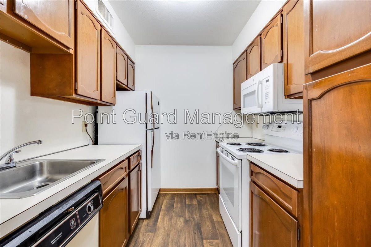 2055 N Porter Ave #214 - Photo 7 of 33