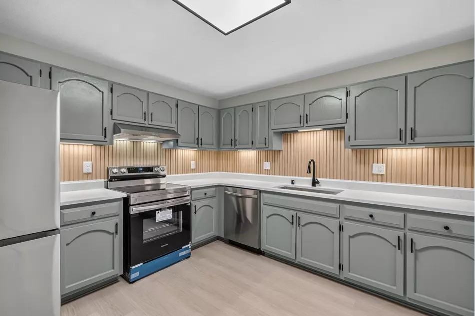 2101 Chateau Ct #106 - Photo 3 of 18