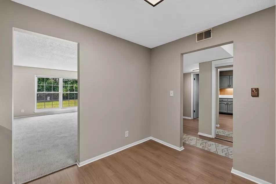 2101 Chateau Ct #106 - Photo 6 of 18
