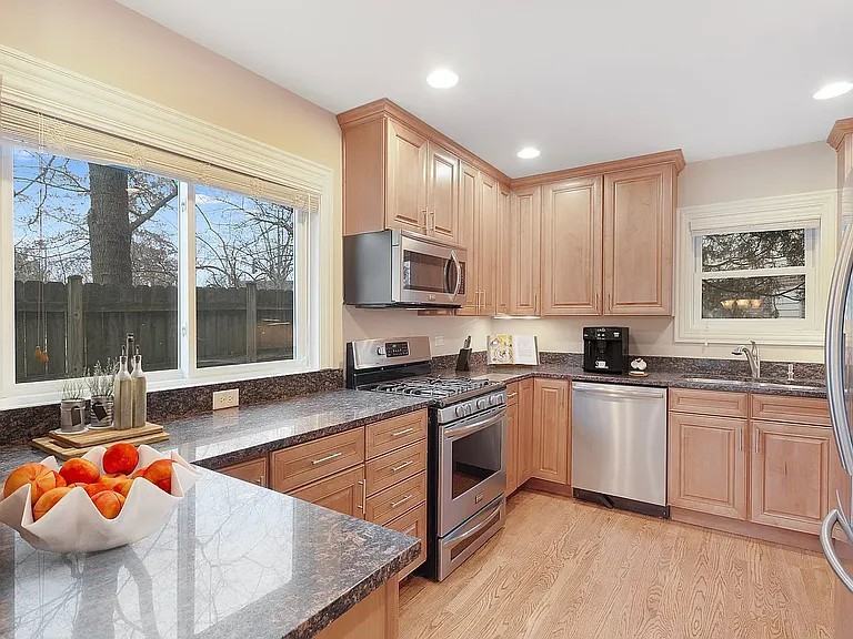 470 Green Bay Rd #808-470 - Photo 4 of 11