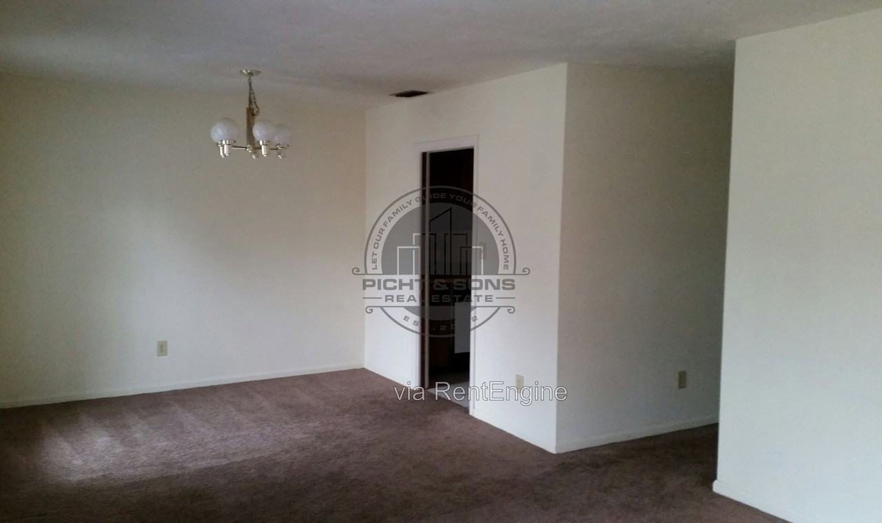 157 Locke St - Photo 3 of 7