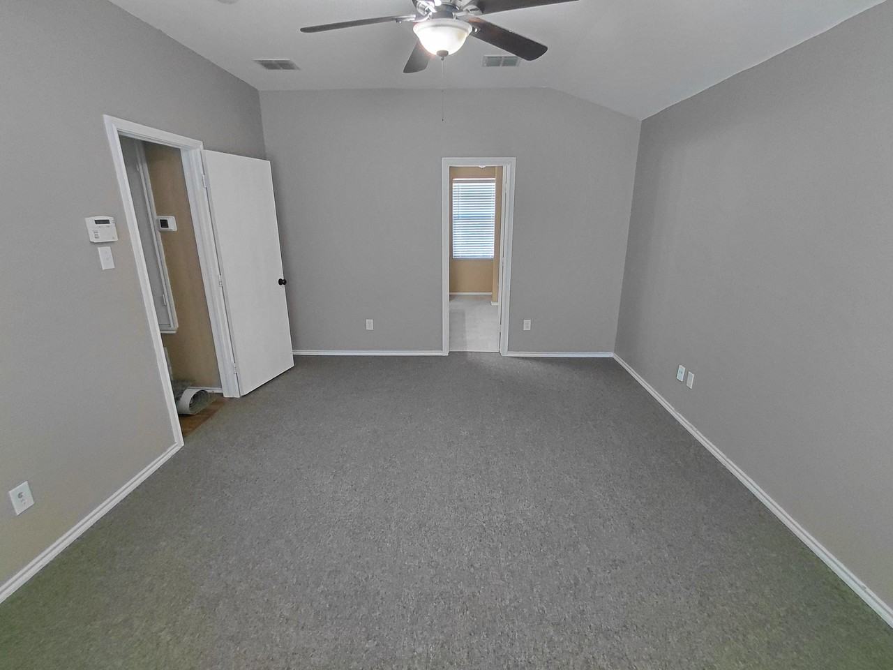 1906 Drake St #NA - Photo 7 of 11
