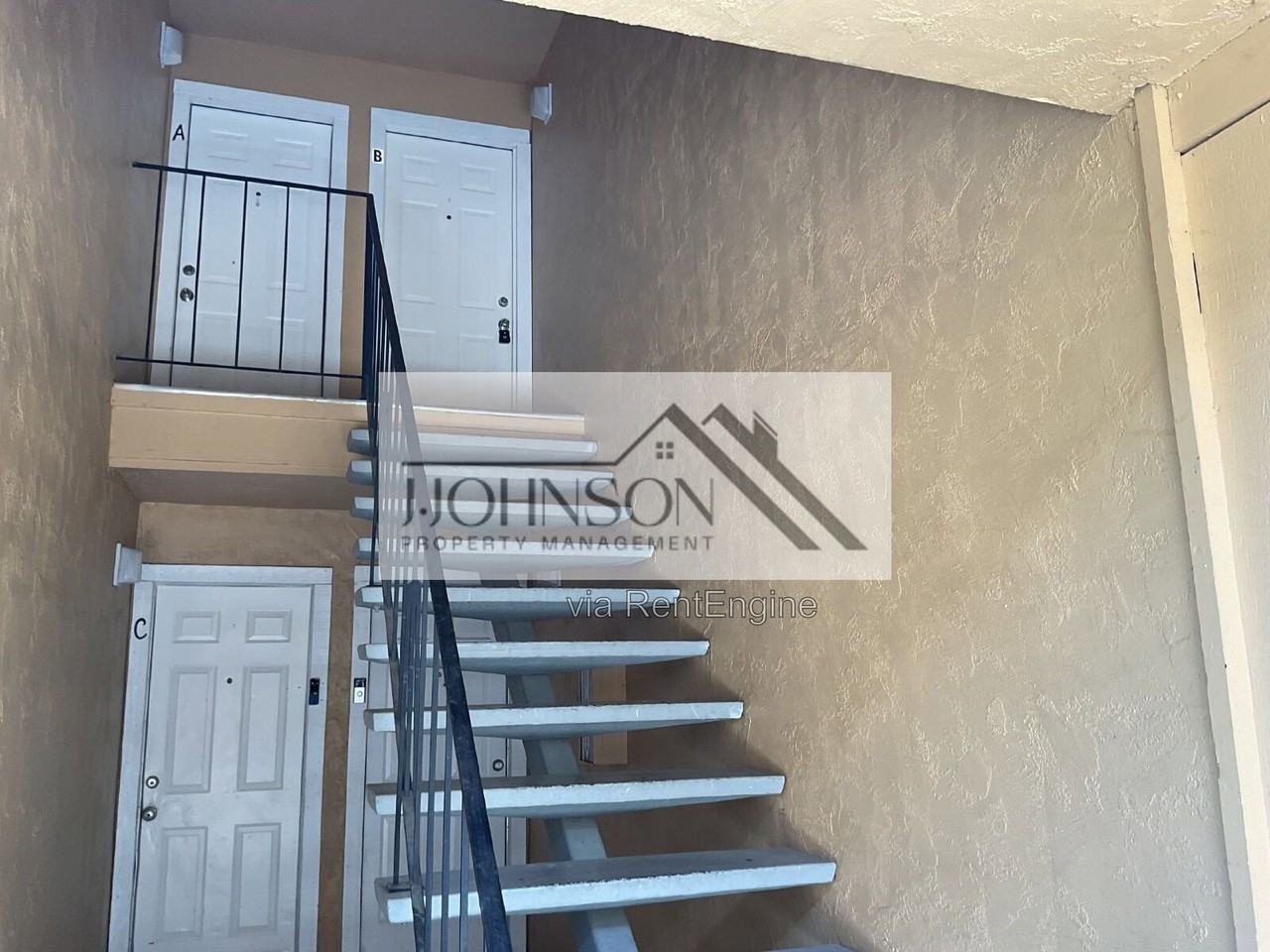 1536 Lincoln Blvd #B - Photo 2 of 9