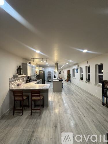 406 3rd St #4 - Photo 4 of 11