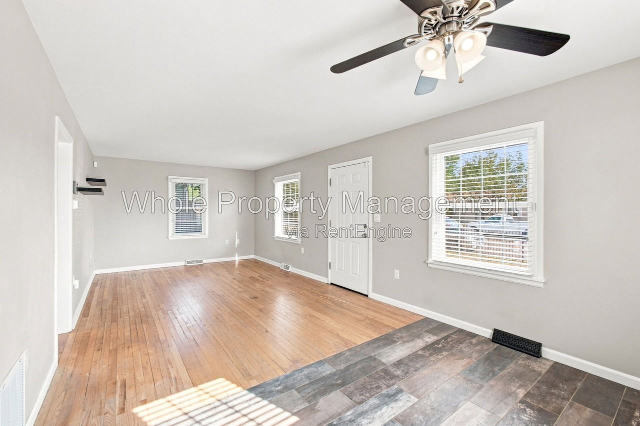 1770 W Beekman Pl - Photo 4 of 25