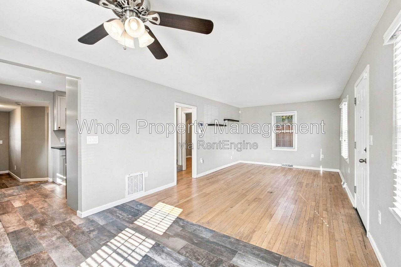 1770 W Beekman Pl - Photo 5 of 25