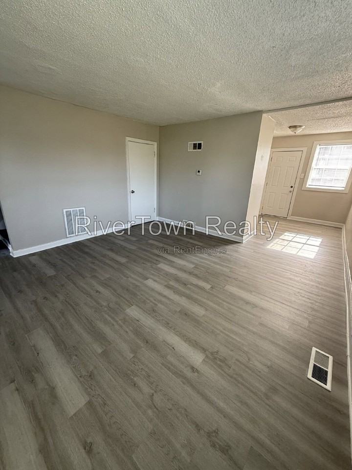 1766 Brown Ave - Photo 2 of 9