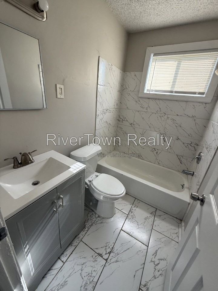 1766 Brown Ave - Photo 6 of 9