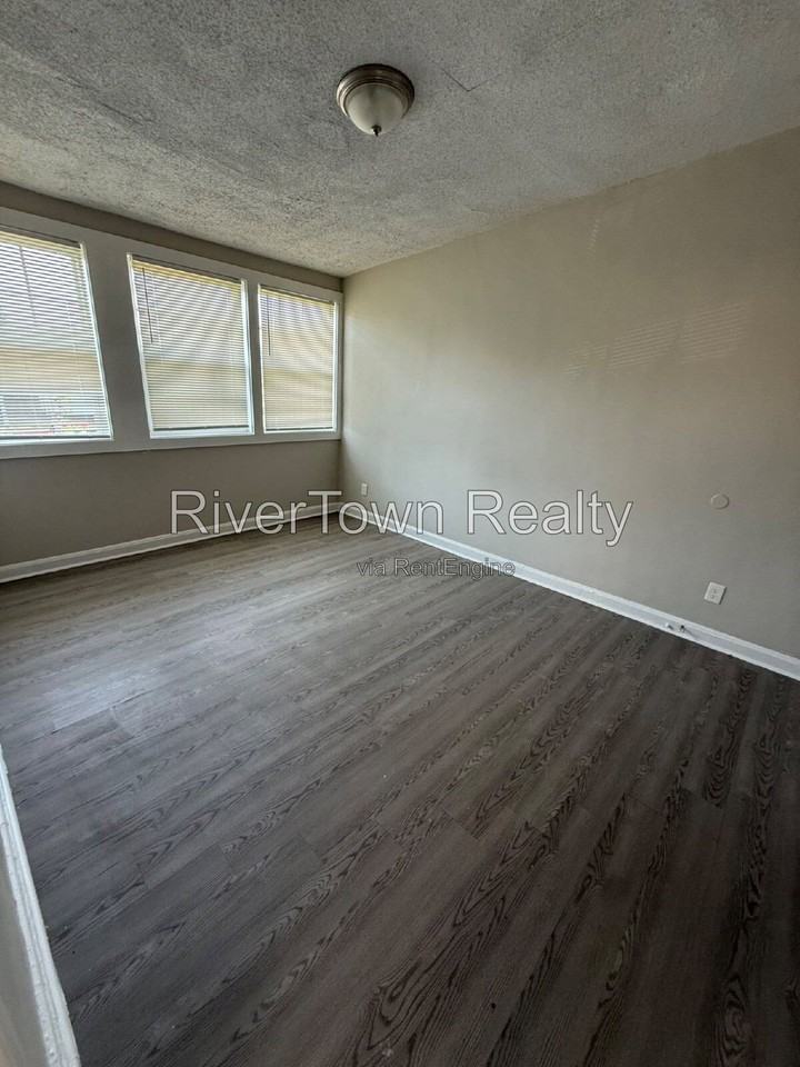 1766 Brown Ave - Photo 7 of 9