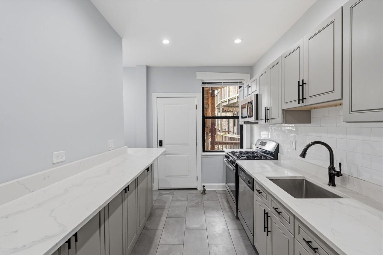 4707 N Albany Ave #2ndFL - Photo 2 of 20