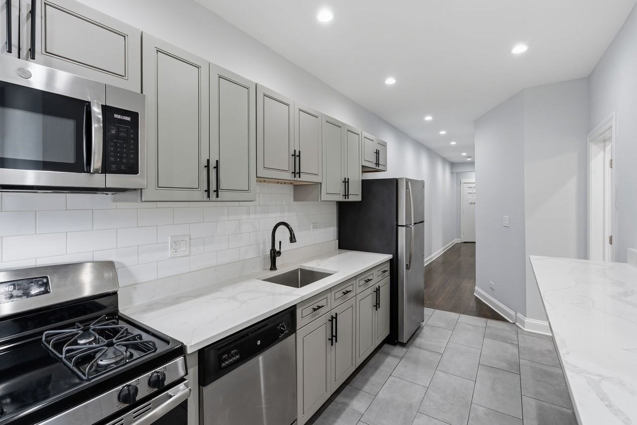 4707 N Albany Ave #2ndFL - Photo 3 of 20