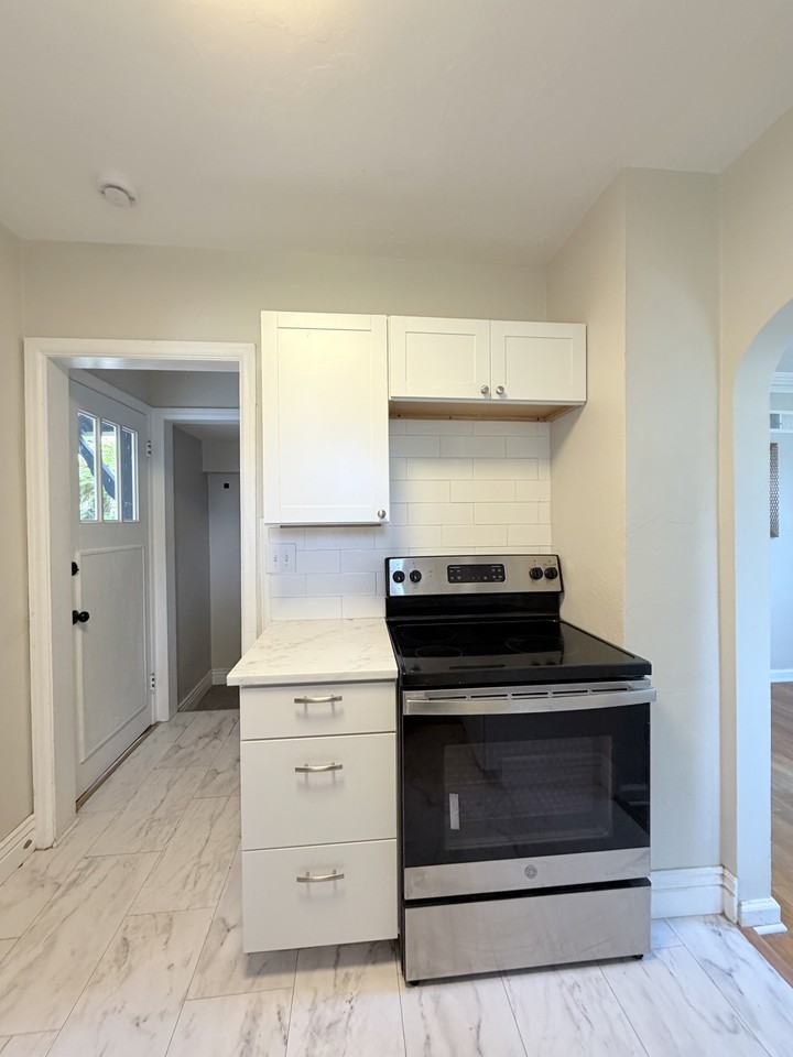 484 G St #NA - Photo 5 of 13