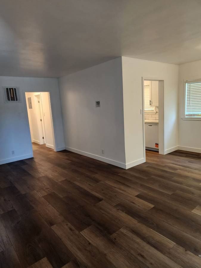1540 N Orange Grove Ave #4 - Photo 3 of 14