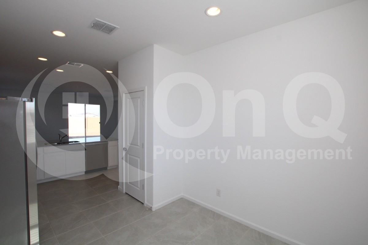 36400 W Mediterranean Way - Photo 5 of 20