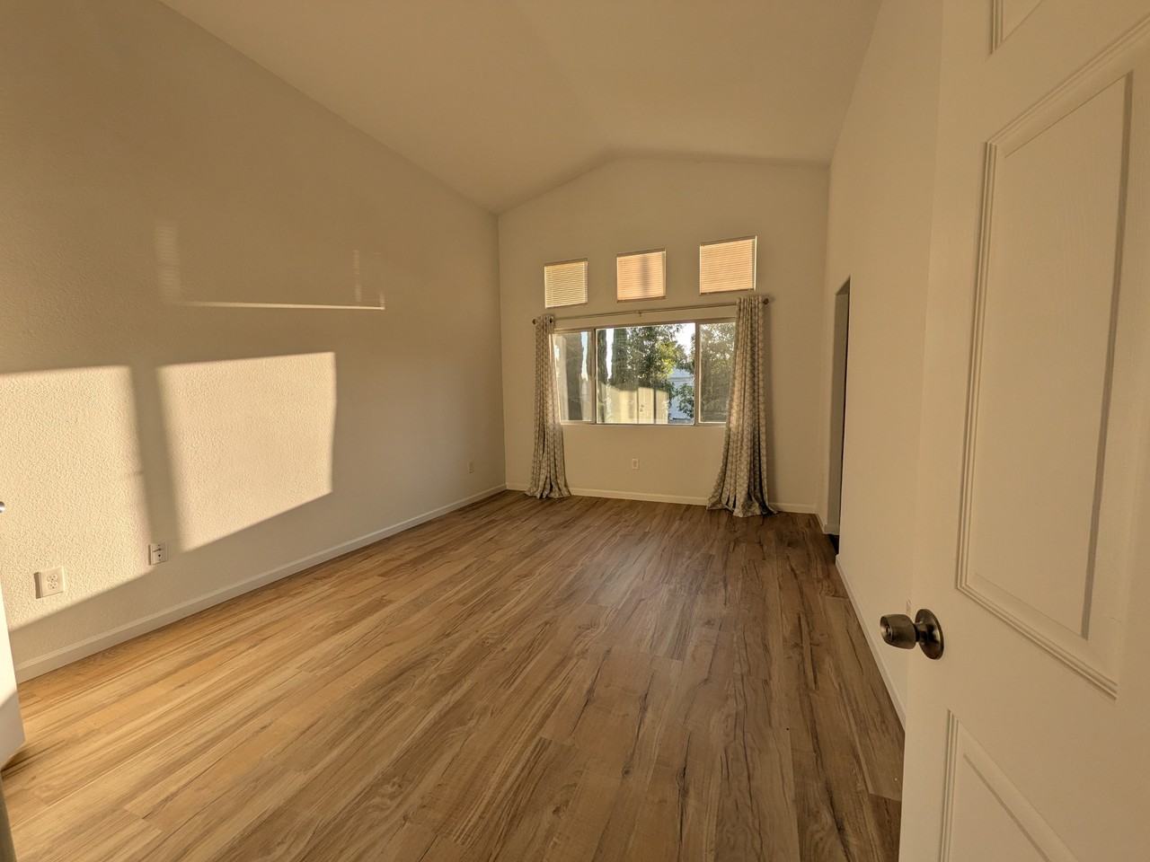 583 Hildale Cir #NA - Photo 2 of 13