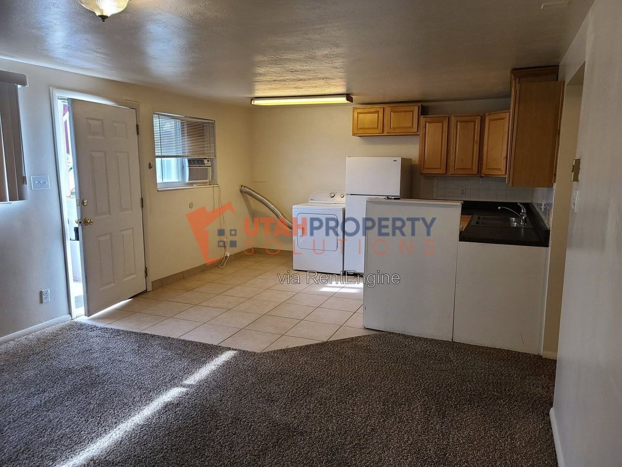 4951 S Center St #6 - Photo 3 of 10