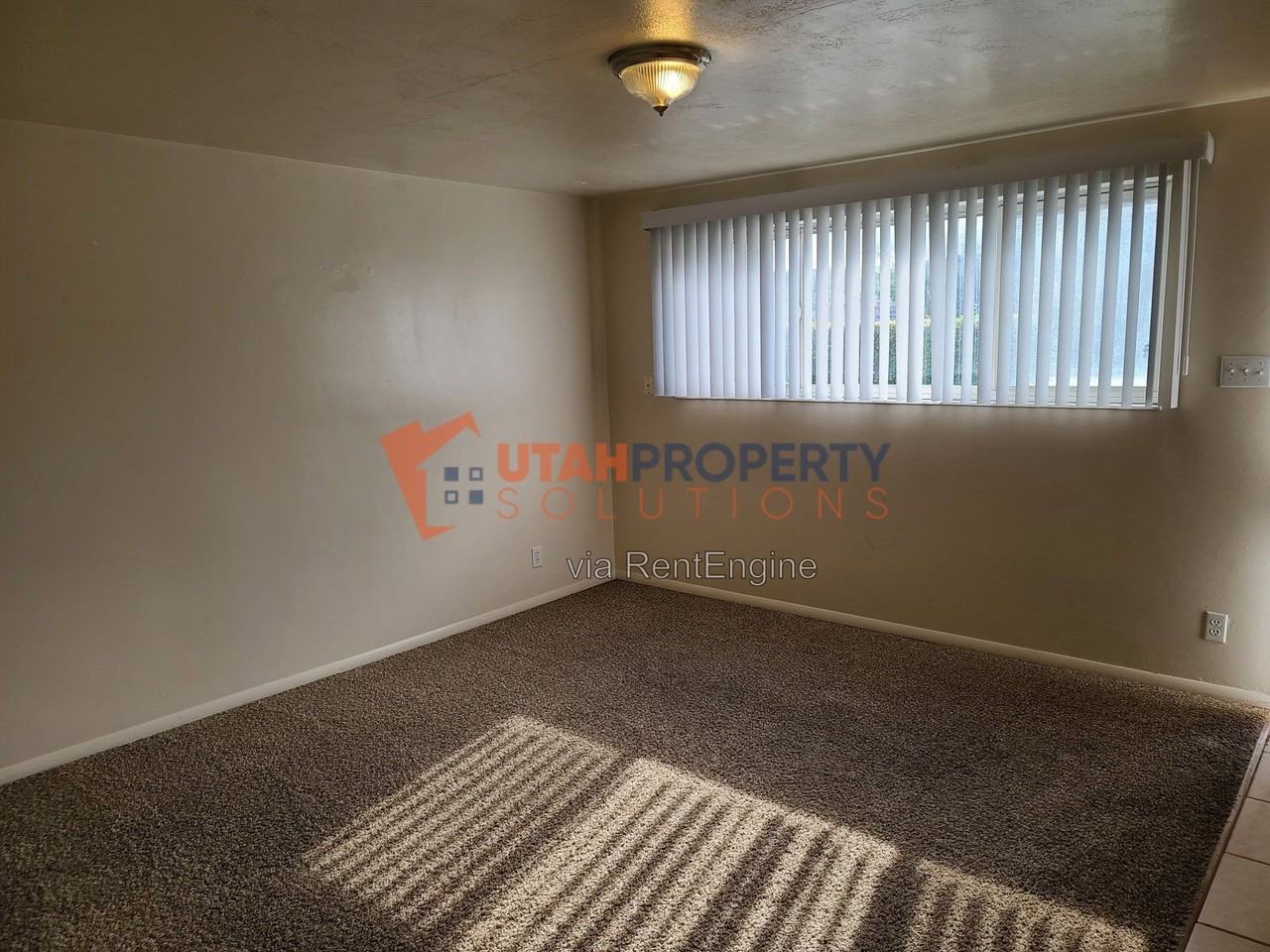 4951 S Center St #6 - Photo 5 of 10