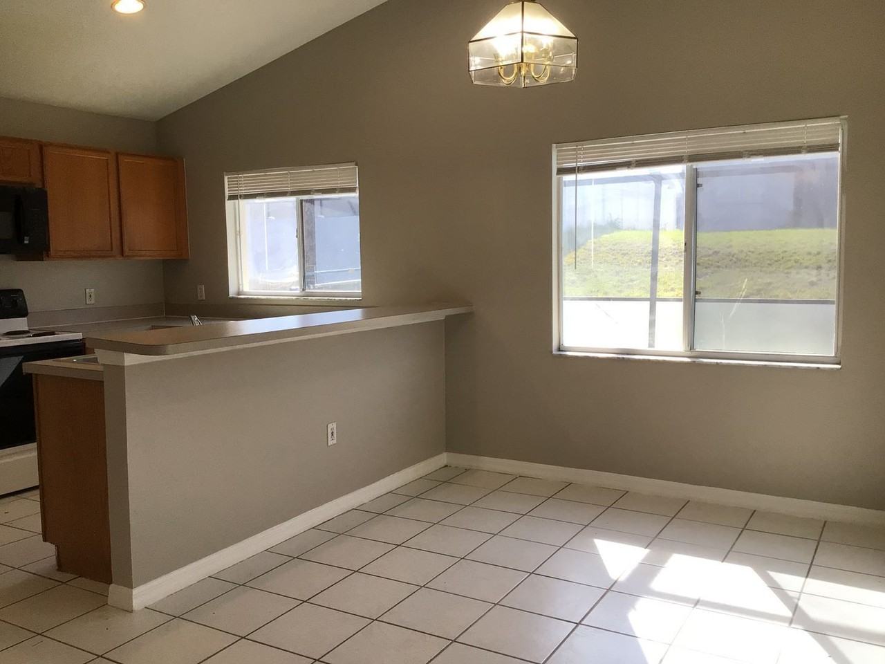 509 Hillcrest Dr - Photo 3 of 20