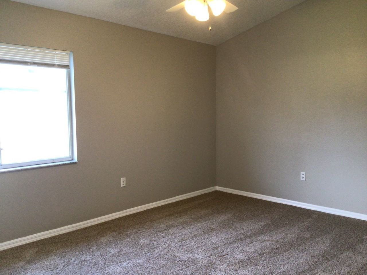 509 Hillcrest Dr - Photo 5 of 20