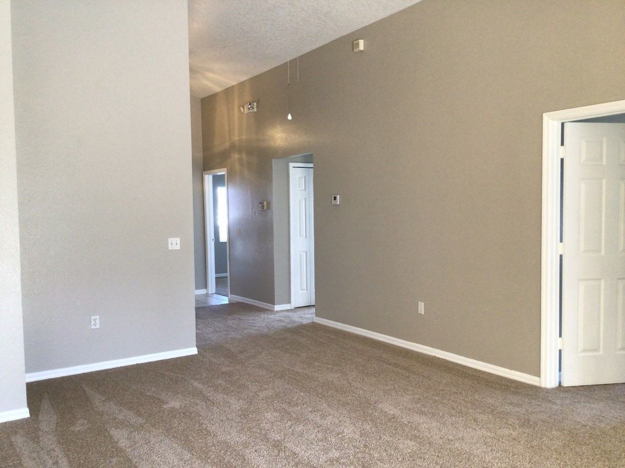 509 Hillcrest Dr - Photo 6 of 20