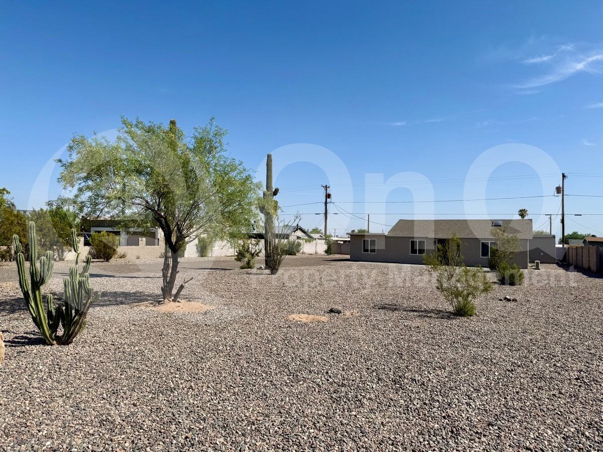 11319 E 5th Ave - Photo 2 of 21