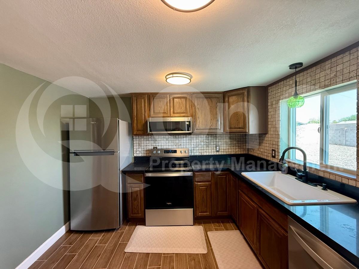 11319 E 5th Ave - Photo 5 of 21