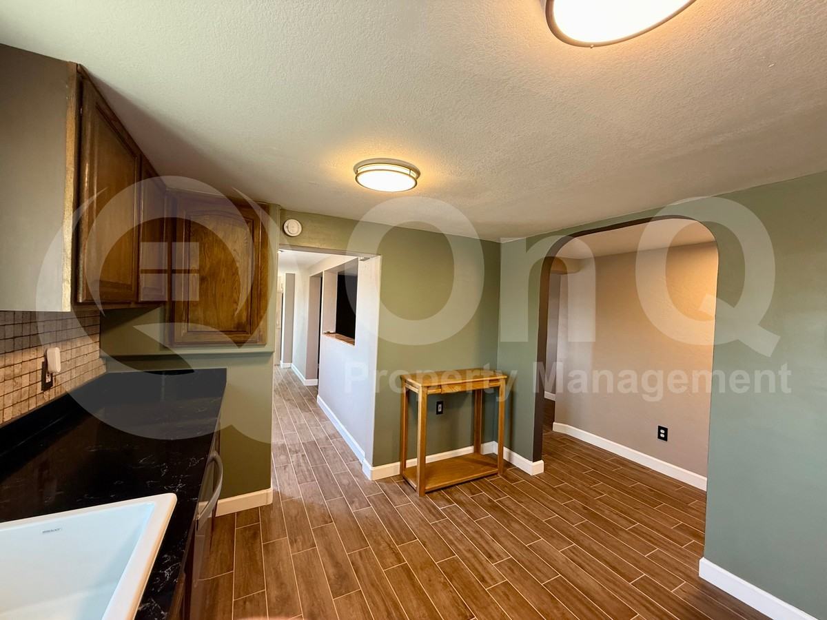 11319 E 5th Ave - Photo 6 of 21