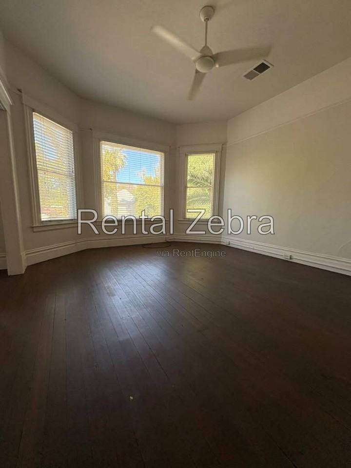362 W 22nd St #362 - Photo 3 of 13