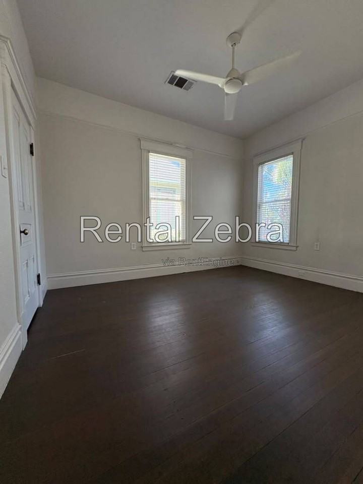 362 W 22nd St #362 - Photo 6 of 13