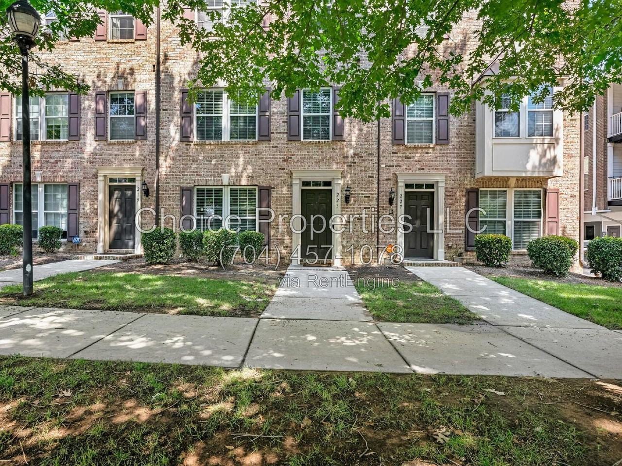 223 N Irwin Ave - Photo 2 of 28