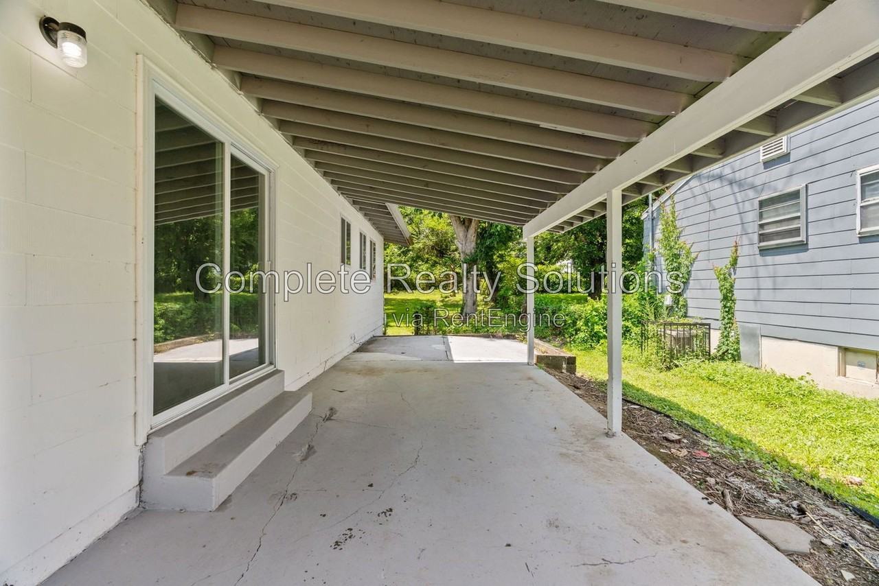 10417 Prince Dr - Photo 2 of 30