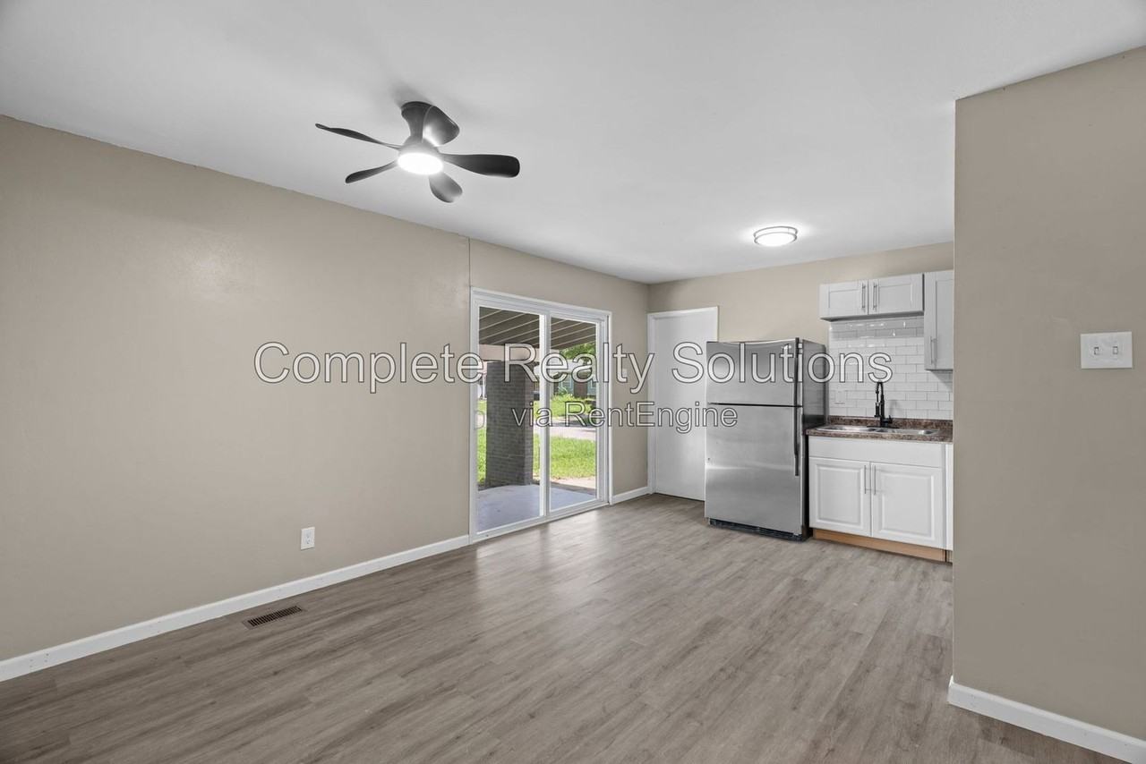 10417 Prince Dr - Photo 3 of 30