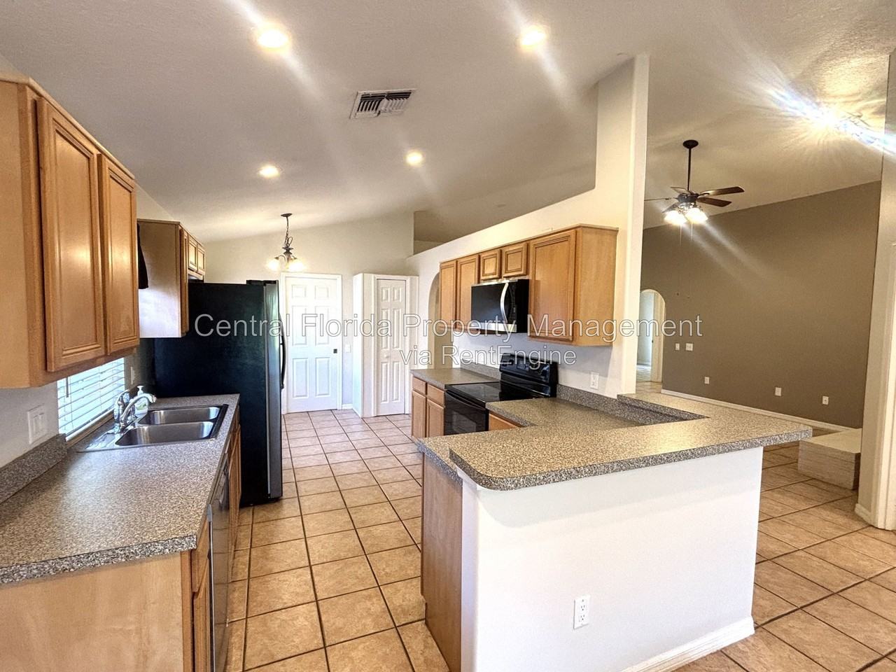 1935 Westpointe Cir - Photo 5 of 19