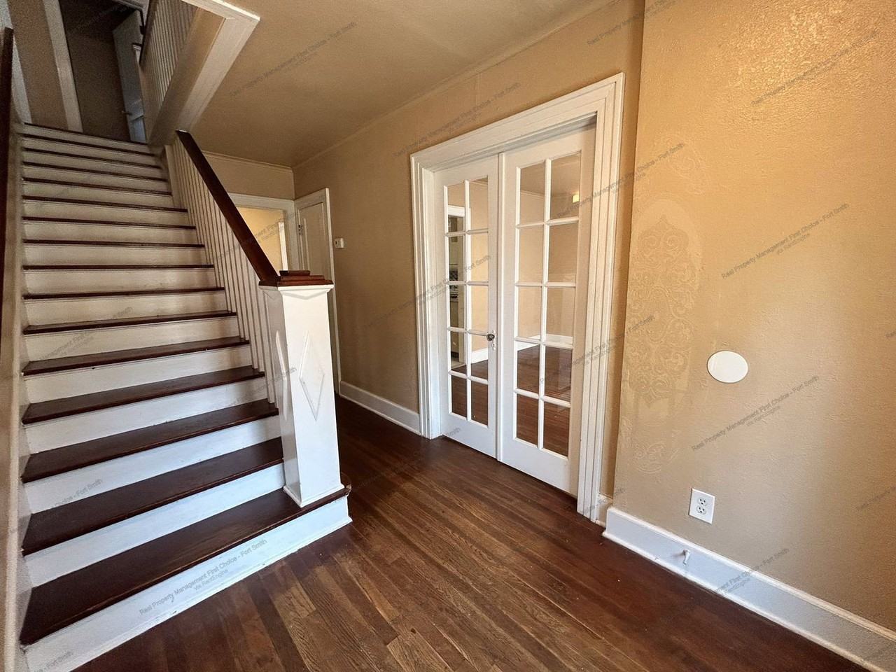 1008 S 23rd St - Photo 3 of 41
