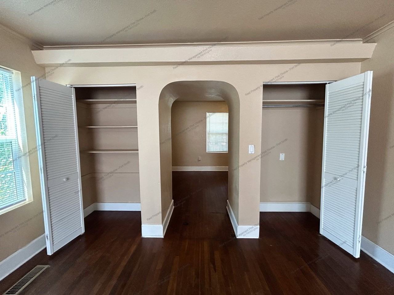 1008 S 23rd St - Photo 6 of 41