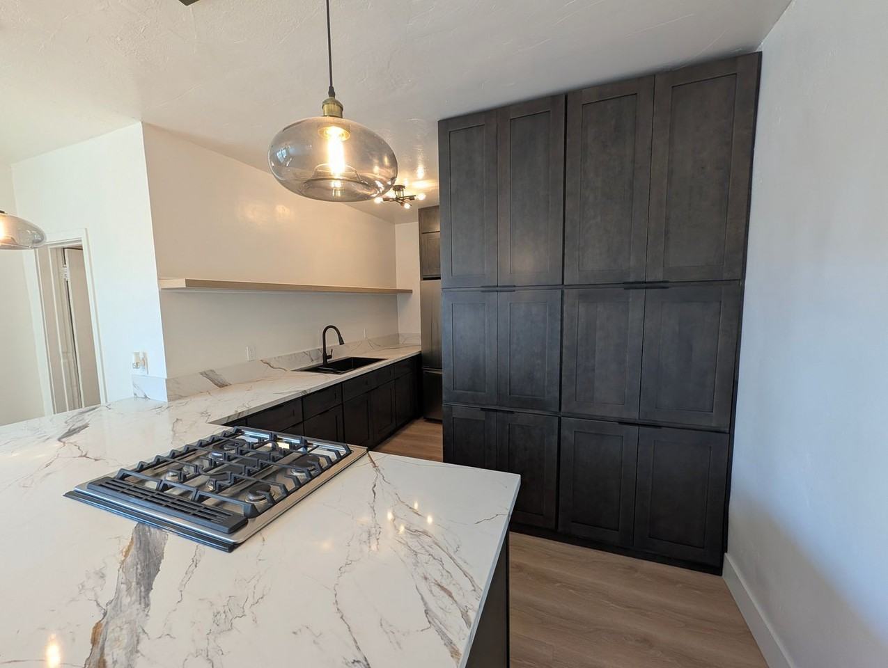 300 N Bonnie Brae St #302 - Photo 5 of 19