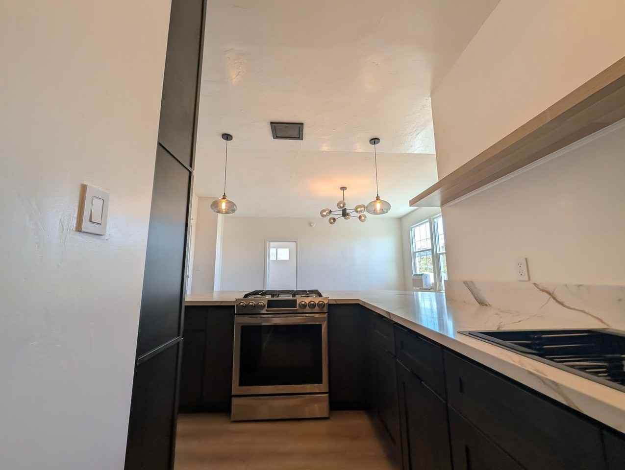 300 N Bonnie Brae St #302 - Photo 7 of 19