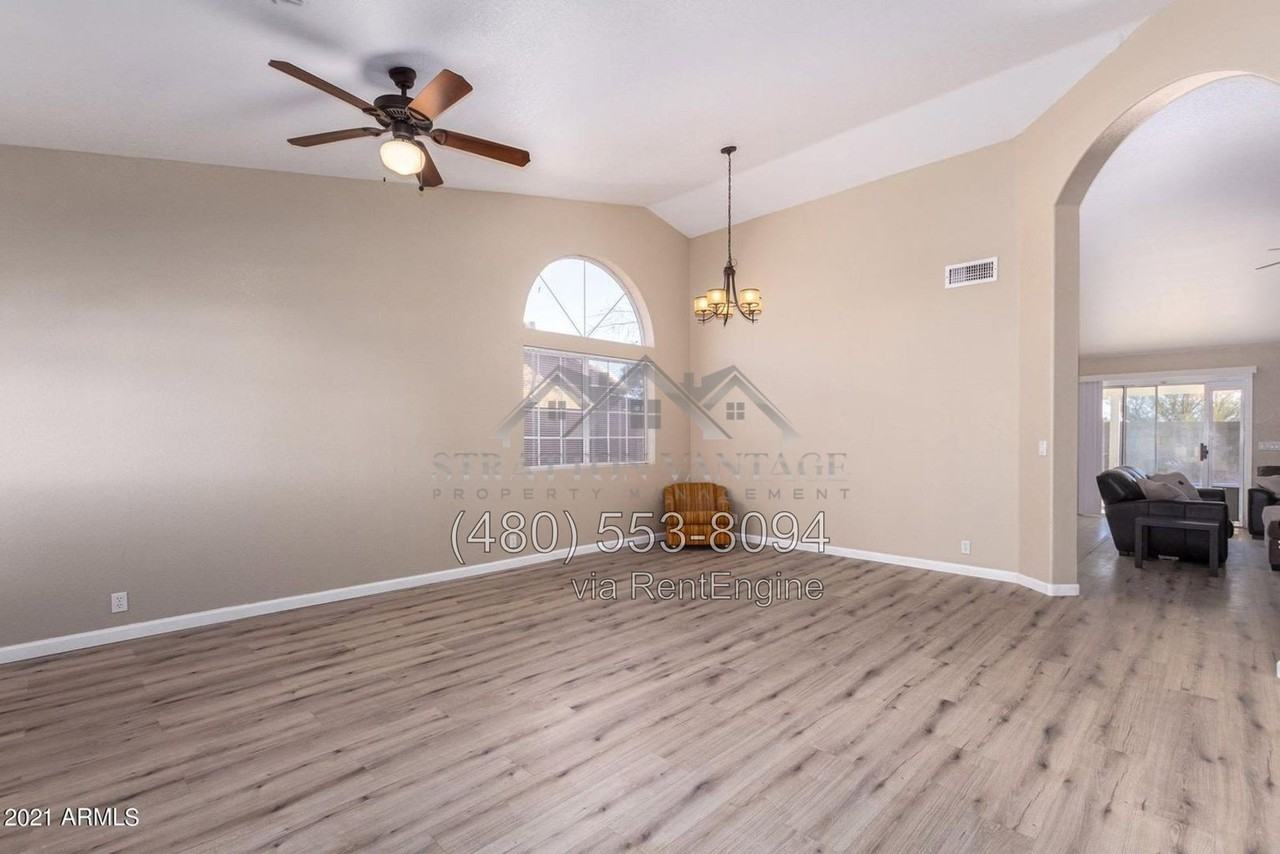 2195 E Sherri Dr - Photo 2 of 25