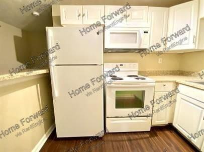164 Lakeshore Dr #5 - Photo 2 of 9