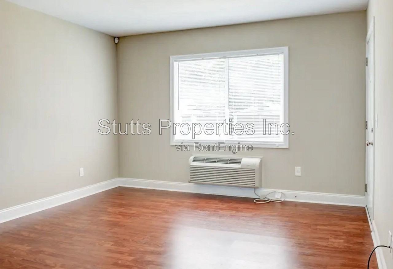 1246 Graham Ave #23 - Photo 2 of 10