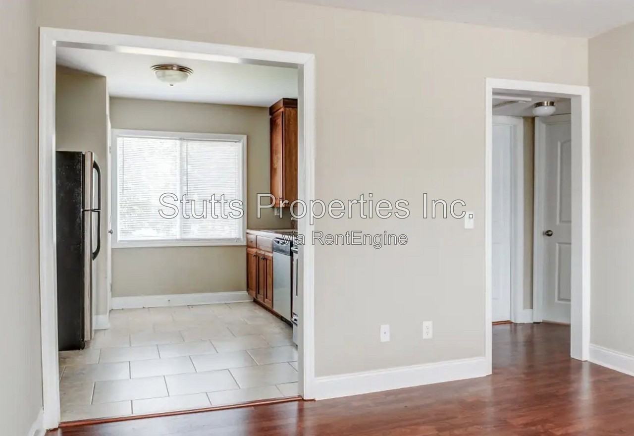 1246 Graham Ave #23 - Photo 4 of 10
