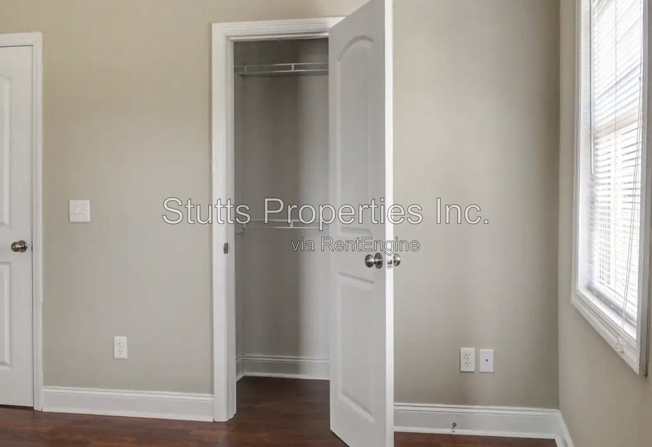 1246 Graham Ave #23 - Photo 6 of 10