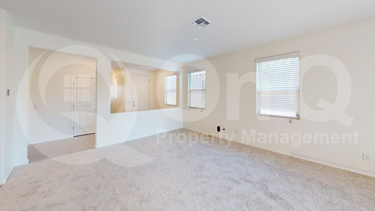 1108 S 5th St - Photo 3 of 19