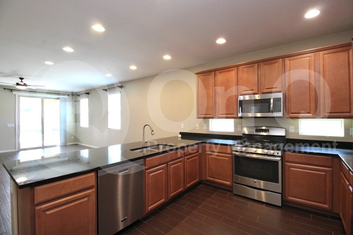867 E Aberdeen Dr - Photo 5 of 33