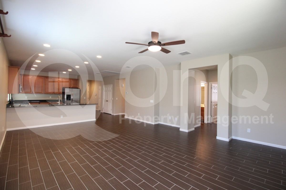 867 E Aberdeen Dr - Photo 7 of 33