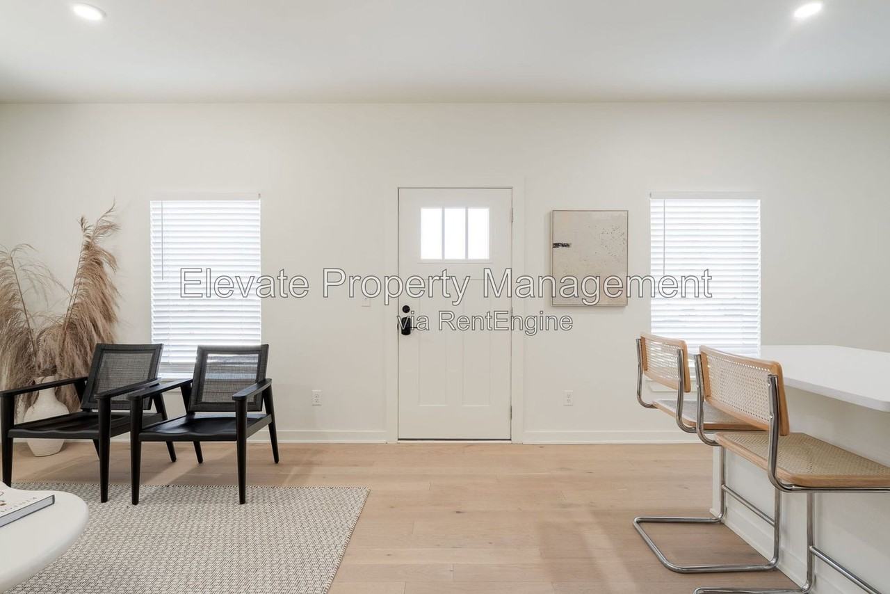 1612 Nw 17th St #1 - Photo 3 of 16