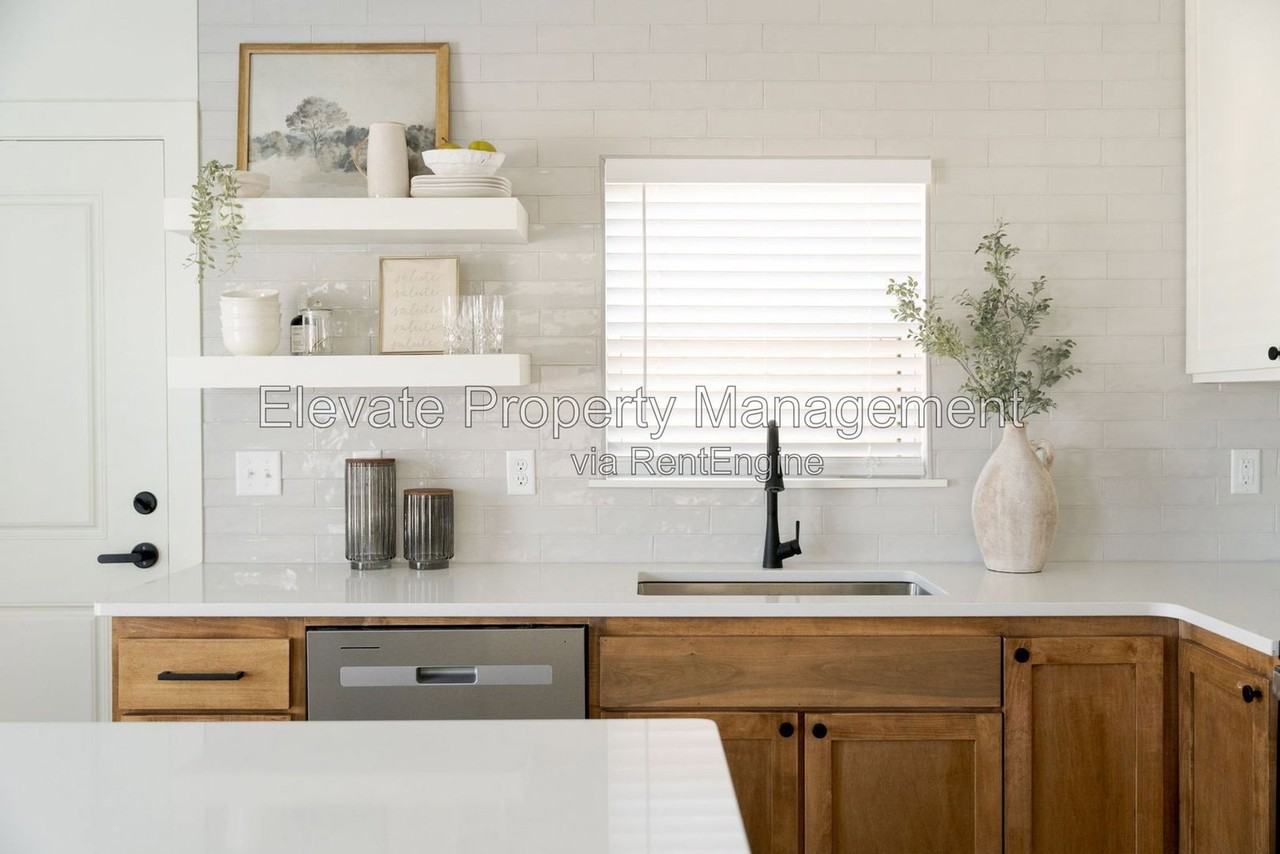 1612 Nw 17th St #1 - Photo 6 of 16