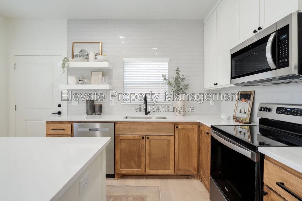 1612 Nw 17th St #1 - Photo 7 of 16