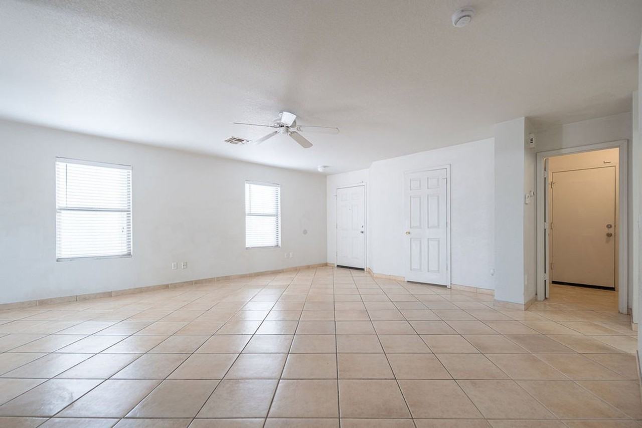 13628 W Fargo Dr - Photo 3 of 17