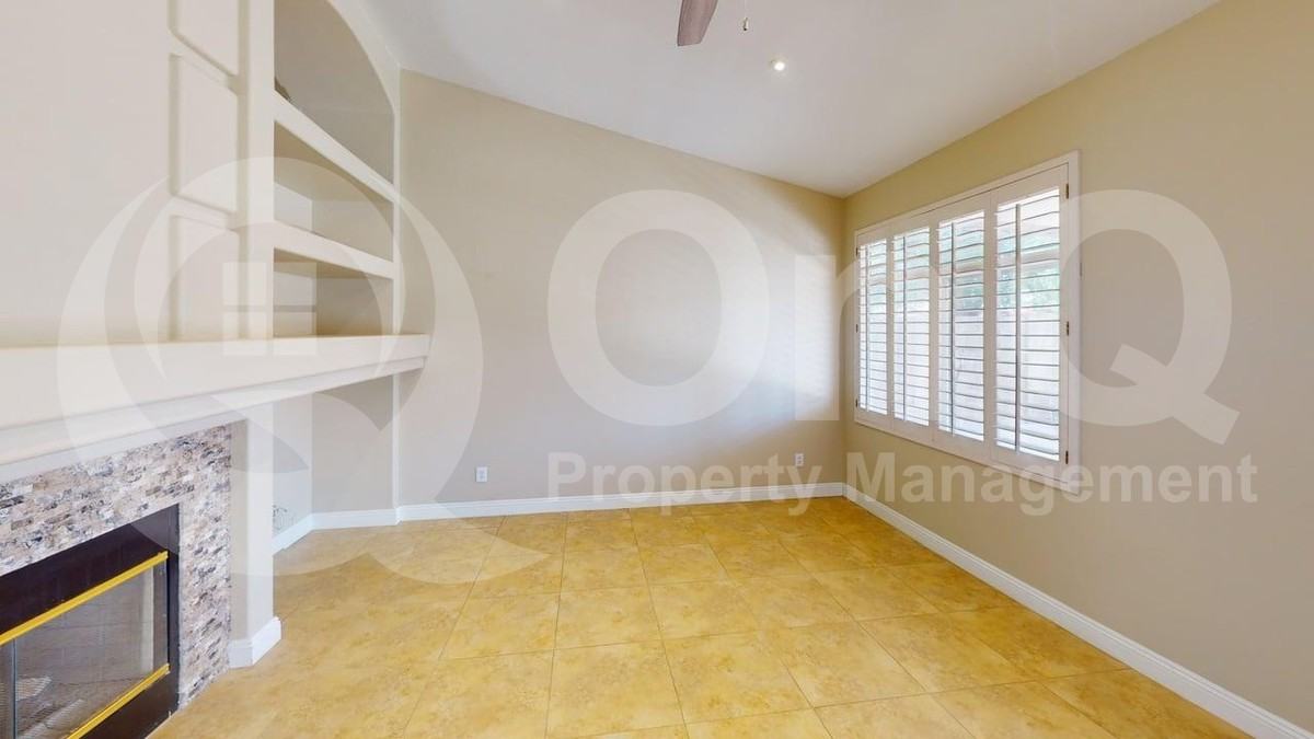3211 E Behrend Dr - Photo 7 of 31